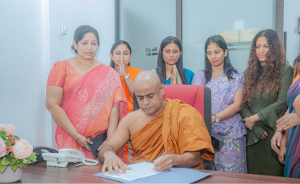 Ven. Dr. Kumbukandana Rewatha Thero Assumes Duties as the New Head of the Department of Philosophy